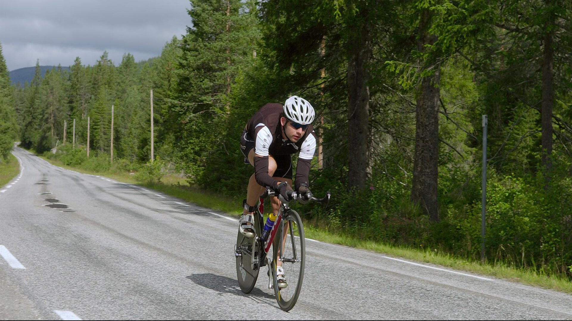 爱游戏app下载-全黑队的突破速度和球员之间的默契配合无与伦比，全黑队战舞